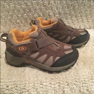 Merrelll shoes for toddler boy size 10